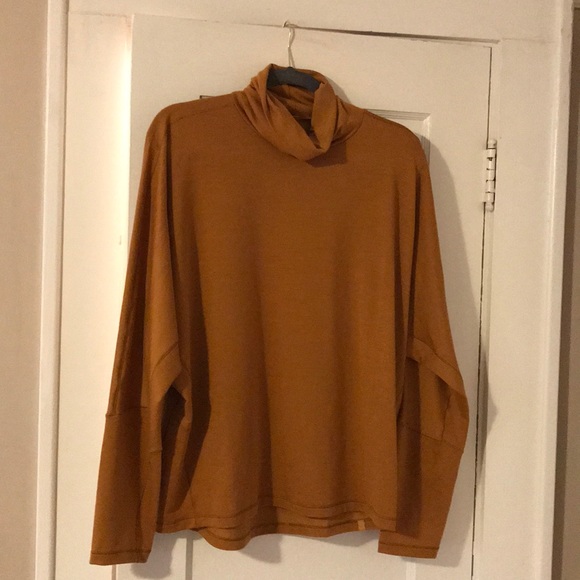 Lululemon Lab Turtleneck